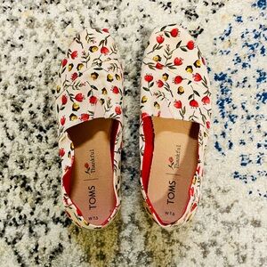 Toms Thankful Alpargata Acorn Shoes.